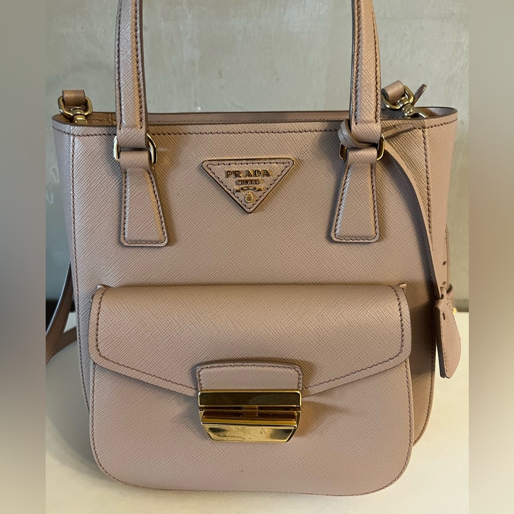 Rare Prada Saffiano Lux Borsa A Mano top handle bucket/satchel bag in blush tan
